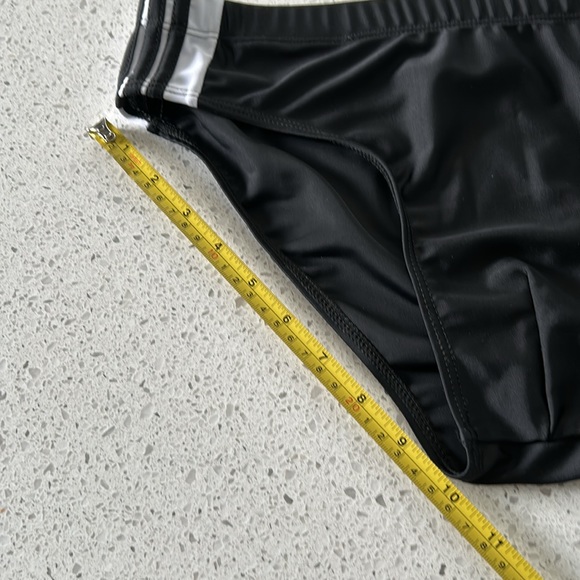 Men’s swim brief - Picture 10 of 12